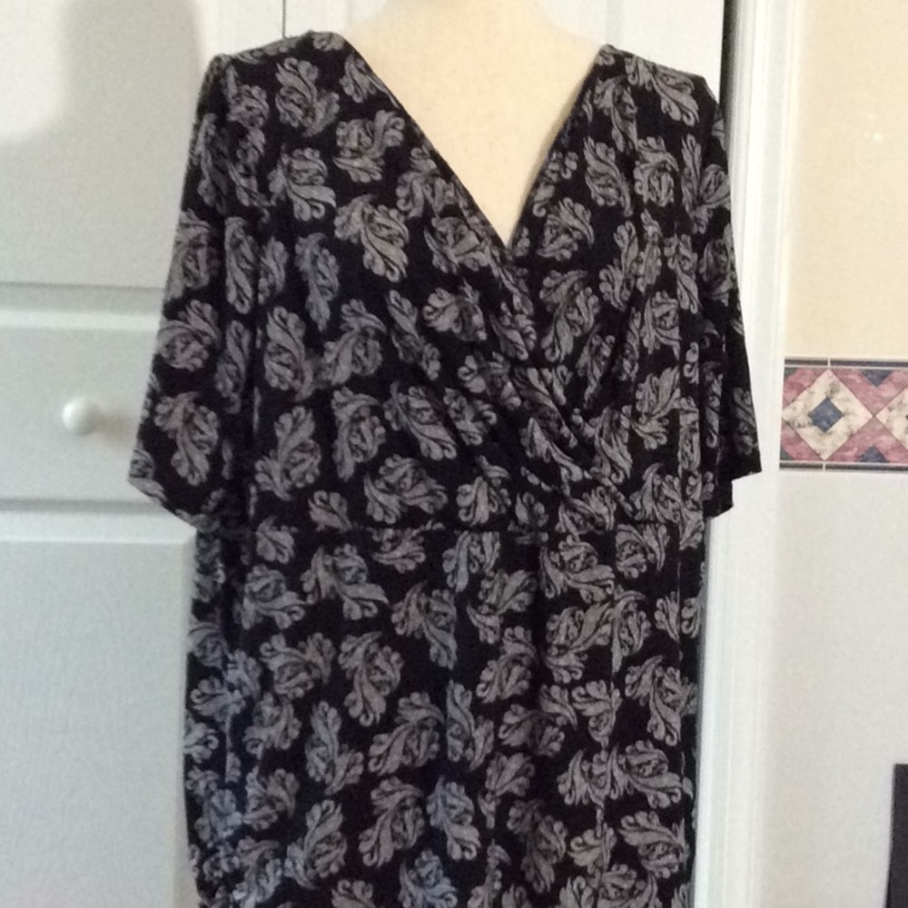 🌹Lane Bryant Vneck Top